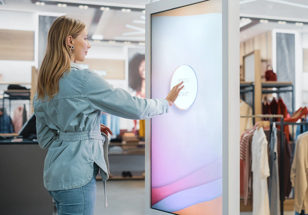 How do I choose a queue system for a retail store?